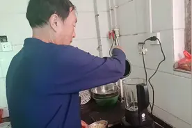小的时候你教我，现在换反过来了，教老父亲使用破壁机，学到老。视频封面