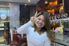 在抚州的一个县城遇到位美女，太热情了，幺妹儿要遭喝醉！视频封面