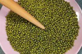 不管煮绿豆黑豆还是红豆，煮前只需要多加一步，6分钟全煮软烂视频封面