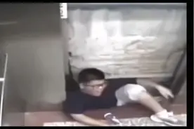 可怕！电梯事故男子被夹！视频封面