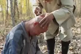 大悲寺僧人坐到树林里开始了剃发，一个月可剃三次。视频封面