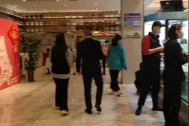 大年初四姐姐请客，西贝海鲜汇全家几十口大聚餐！视频封面