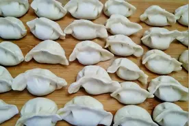 饺子放冰箱保存，10个人9个错，牢记2点，煮出的饺子不破皮不露馅视频封面