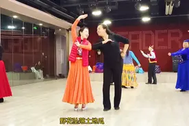 长春重庆路万达广场新疆舞《伯大尼的玛利亚》视频封面