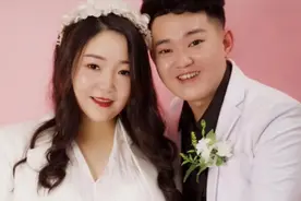 恭喜！许华升老表黄汝富官宣喜讯，结婚四年，终于喜迎龙凤胎视频封面