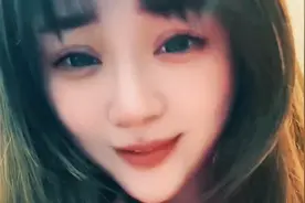 你还记得她吗？他用独特的烟嗓唱了许多经典歌曲，他就是苏谭谭