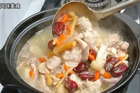 这才是猪肚鸡汤的正确做法，步骤详细，汤鲜肉美，全家都爱吃