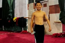 少林弟子小虎子的腹肌，今年暑假特训开始了视频封面