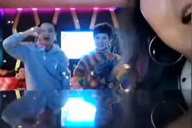 广场舞伙伴聚会，相约KTV唱歌跳舞，玩得太开心了😂😂😂视频封面