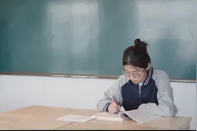 我们在这里等你，欢迎报考临沂24中南校区小语种班。电话8388901视频封面