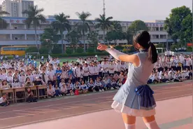 艺术节上两位初中女生跳日系舞蹈嗨爆全场！视频封面
