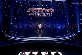 美国达人秀：舞蹈中的胖子，大块头掌控全场，性感舞姿妖娆灵活视频封面