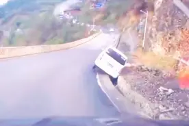 有卧龙的地方就又凤雏（车祸盘点）