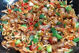 厨师长教你萝卜干炒腊肉家常做法，步骤详细，香辣爽脆下酒又下饭视频封面
