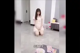 女朋友不乖，就让她跪键盘，家庭帝位！