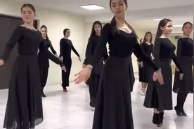 俄罗斯高加索地区著名的“车臣舞”，节奏欢快，极富感染力！视频封面
