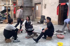 50岁光棍老叔从广东打工回家，说差点找到老婆，结果吹牛看他咋说视频封面