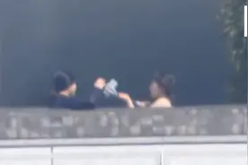 女友不让买100倍长焦镜头手机的原因视频封面