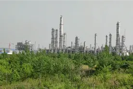 滕州木石尖山村，鲁化新项目，几千外地安装人员包村入住。视频封面