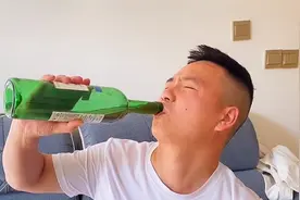 为了给老公戒酒，我偷偷把红酒换成中草药，一口下去把我乐翻了