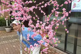 快乐的歌唱视频封面