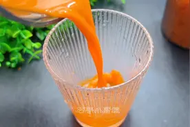 夏天来了，喜欢喝果蔬汁别买了，在家5分钟就能做一杯，超简单视频封面