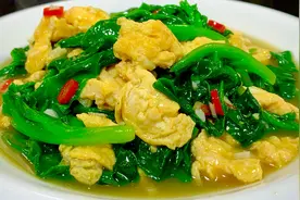 饭店总厨教你炒木耳菜炒鸡蛋小技巧，炒岀来不发黄不黑，口感清脆