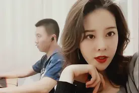 男朋友或者老公只打游戏不理你？怎么办？最好的办法就是加入！