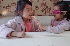 两个小美女比赛猜糖果，姐姐竟然输了视频封面