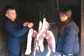 湖南正宗烟熏腊肉做法，学会这做法，香而不腻，放一年都不会坏！