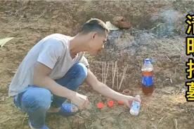 清明节！广西老家的伯父带着家族兄弟上山扫墓，放鞭炮祭拜祖宗！视频封面