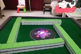 自动麻将机洗牌，出牌。