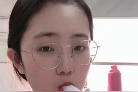 鹤鹤嗓子哑了大半个月都不见好转，检查结果竟是声带小结！视频封面