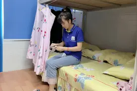 95年打工妹大学本科毕业，依然到工地打工，如今把生活过成这样？视频封面
