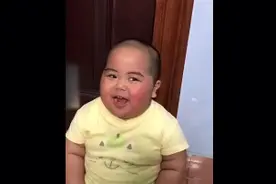 今天下班早，夏天穿凉鞋了，小郎给自己的脚丫做了个美甲。视频封面