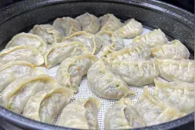 天热要多吃这馅的蒸饺，和面比例是关键，皮软馅鲜，凉了不发硬视频封面