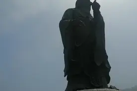 青岛崂山太清宫老子像真高功德也高道德经文石刻字体更好更棒视频封面