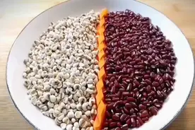 天热出汗多湿气太重，教你红豆薏米水的正确做法，多给家人做着喝视频封面