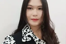 上班累了运动一下，最后面来的小姐姐泳衣好性感视频封面