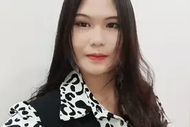 上班累了运动一下，最后面来的小姐姐泳衣好性感视频封面
