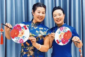 新上海人学说沪语18南翔镇老年学校沪语沙龙演绎洋泾浜《春晚》