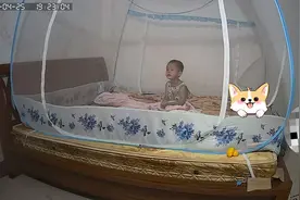 三岁多的时候爱打妈妈，被妈妈教训了一脸委屈，以后都不敢打了视频封面