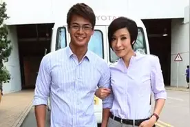 两年抱俩 42岁杨怡高龄产下二胎儿子全程保密怀胎10个月没人知视频封面