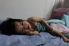 晚上跟妈妈就哭视频封面