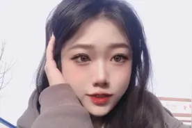 女大学生长得好看而且心灵手巧 自制美甲居然比美甲店的还要精致视频封面