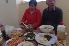 自驾游旅居建水每天都是好日子，酸多多馄饨华子还有酒视频封面