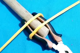 60年代人的智慧 农村杀猪匠发明的屠夫扣子用来宰杀大牲畜视频封面