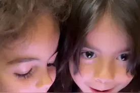 C罗的两个女儿阿拉娜和伊娃跟着妈妈乔治娜学阿拉伯语视频封面