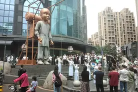长春新地标网红打卡点这有山的开山仪式，每天开门前都要表演一次视频封面