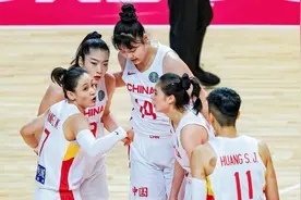 女篮世界杯1/4赛！中国vs法国，双方疯狂对飙三分，库里附体了视频封面